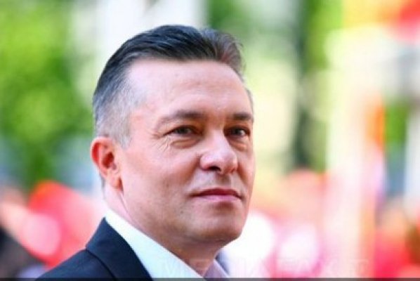 Băsescu: Prezidenţialele aduc o armată de nulităţi. Diaconescu, cel mai potrivit de preşedinte